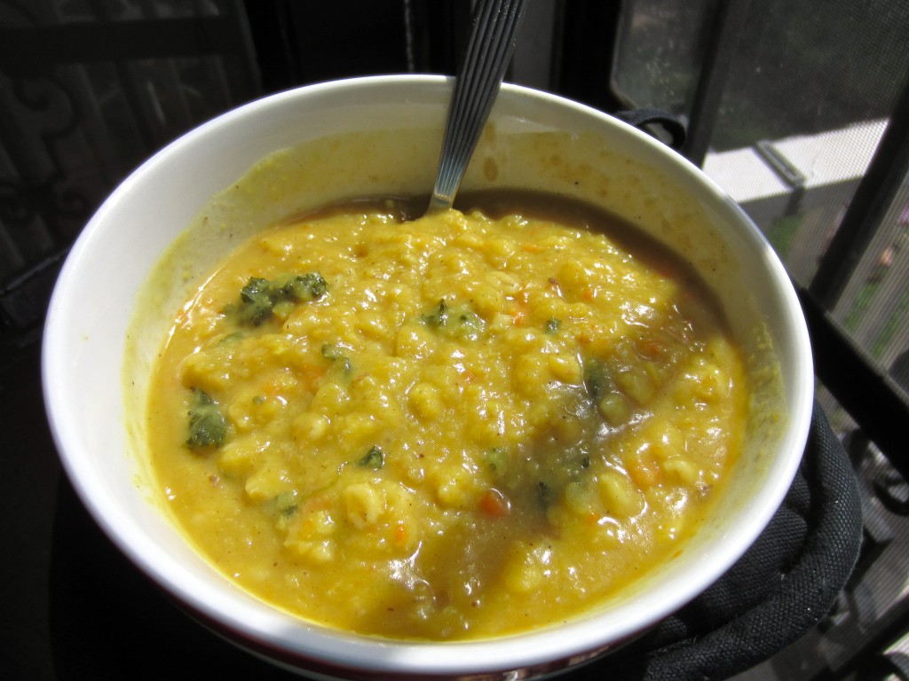 golden curried pea soup